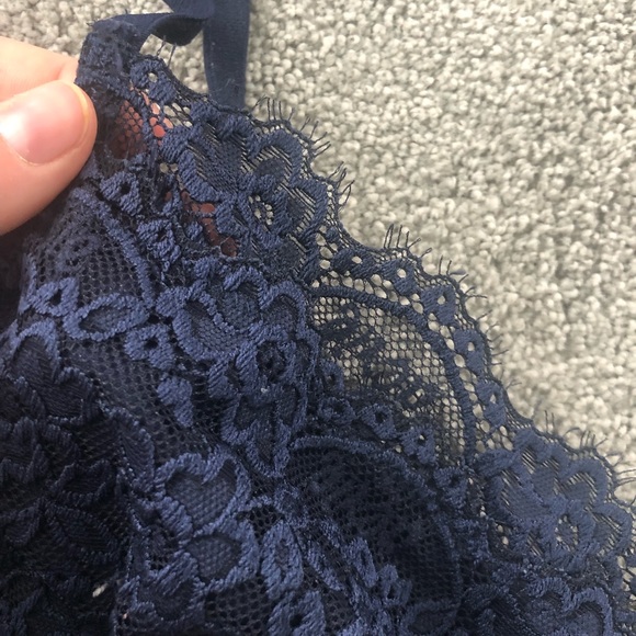 Aerie Bralette (Maroon & Blue) - Picture 6 of 8